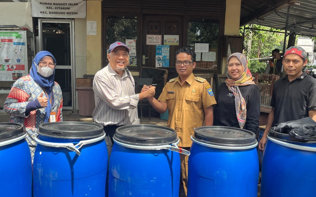 Universitas Taruna Bakti Berkontribusi dalam Penanganan Sampah Kota Bandung Melalui Program PKM Kolaboratif